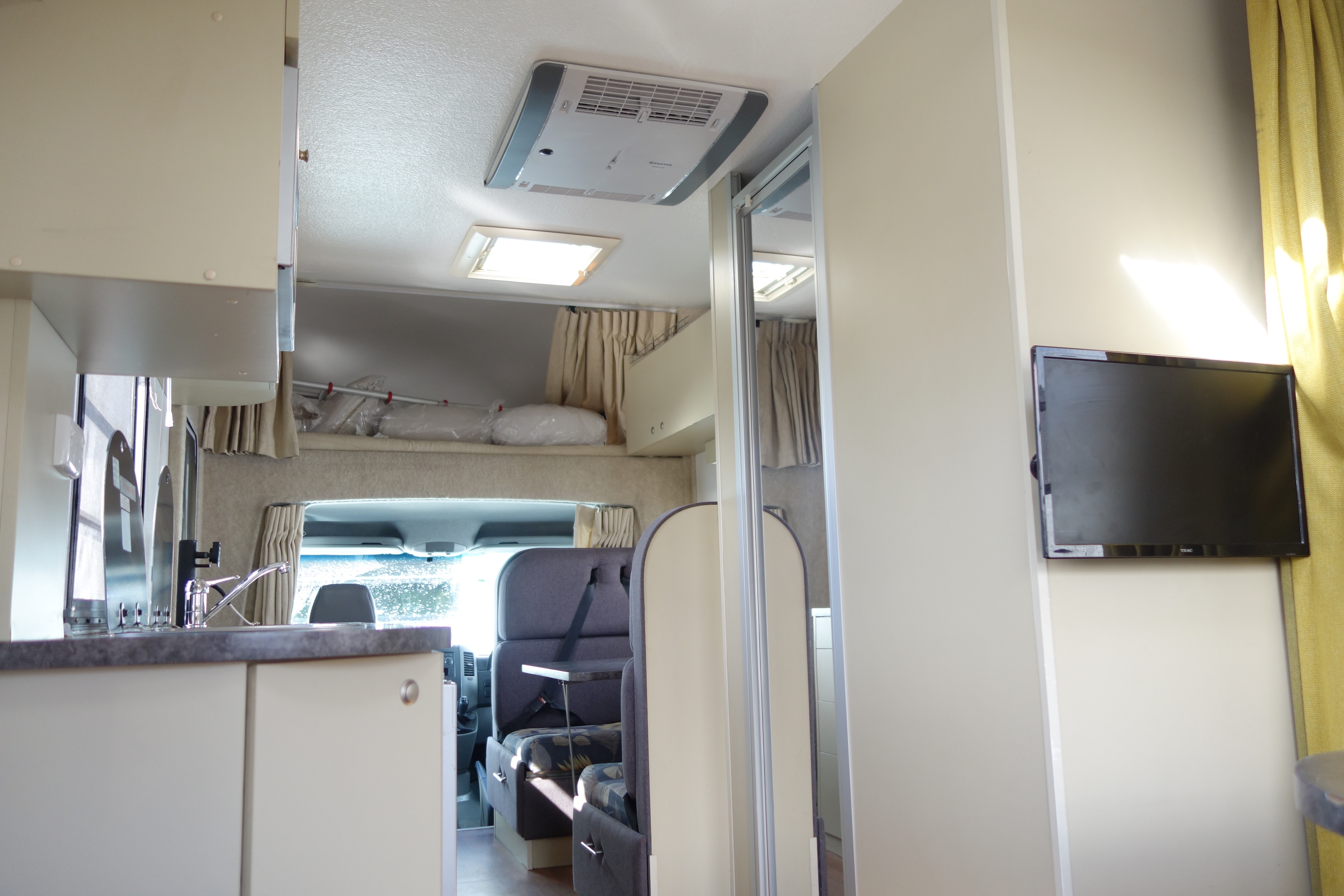 Motorhome Review: Go Cheap Derwent Motorhome Review: Go Cheap Derwent - Cruisin Motorhome Rentals Australia