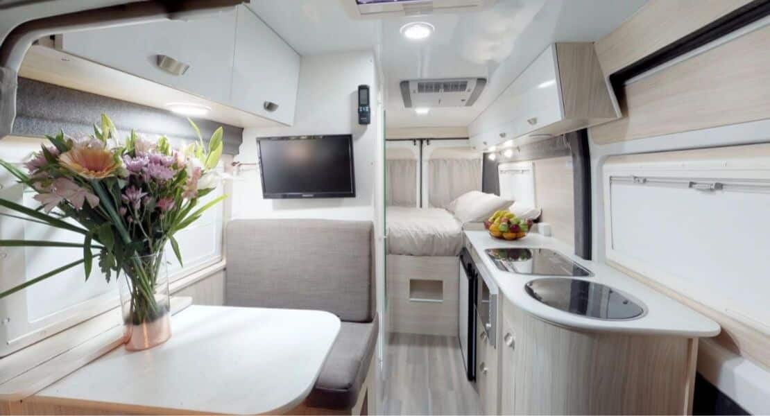 Cruisin 2 Berth Sandpiper Motorhome