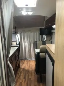 Hobart Henty D34JM Internal Rear To Front