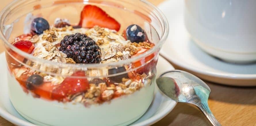 Yoghurt & Granola