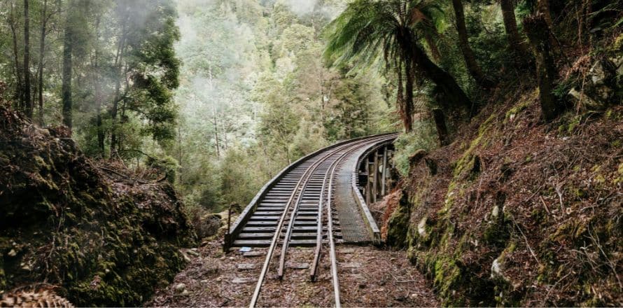 Strahan-Gateway-To-Wilderness
